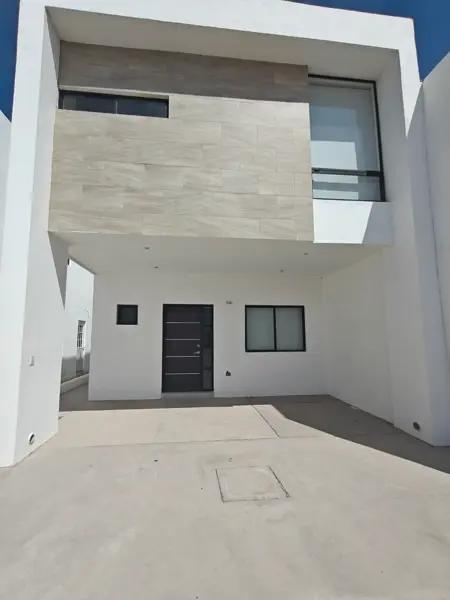 Casa de 2 pisos en VENTA en sector Viñedos con Recamara en Planta Baja  MR