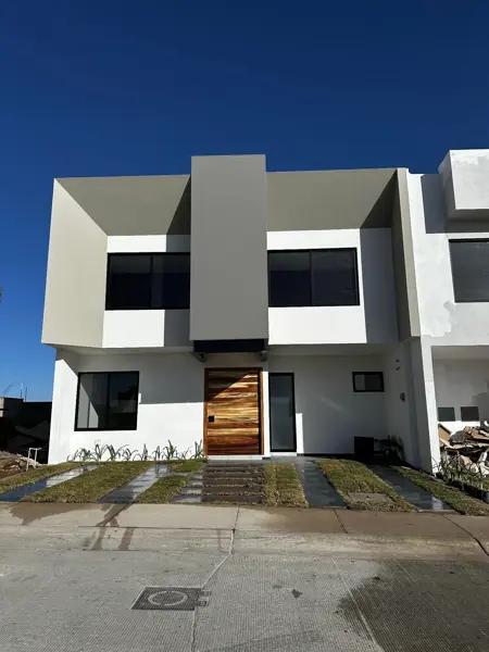 CASA EN VENTA EN VALLE IMPERIAL CASA EN VENTA EN VALLE IMPERIAL