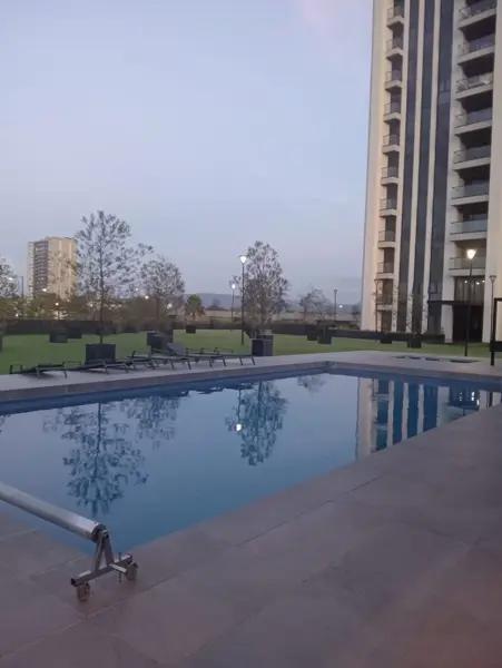"Amplio depa en Magno Residencial: 3 recámaras, seguridad y plusvalía en Celaya" "Amplio depa en Magno Residencial: 3 recámaras, seguridad y plusvalía en Celaya"