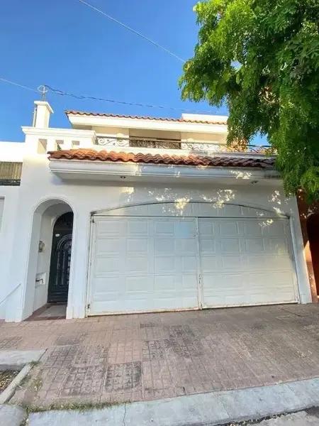 CASA EN VENTA Y RENTA EN COLONIA VILLA UNIVERCIDAD CULIACAN SINALOA