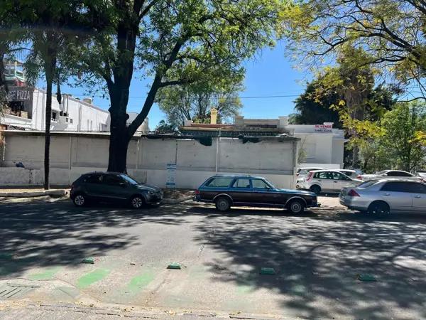 VENTA TERRENO ESTRATÈGICO EN ESQUINA EN AV. LA PAZ