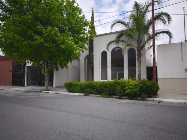 Casa de 1 Nivel con Alberca en Valle de San Agustín, Saltillo