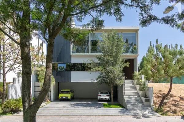 Casa en venta en El Alcazar Oriente, Zapopan sobre Av. Juan Palomar