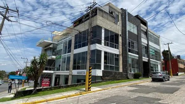 Venta local dentro de pequeña plaza Comercial. Col. La Paz