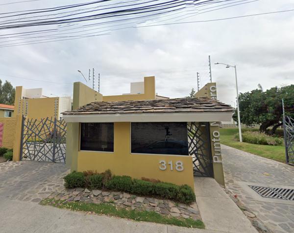 Casa en Venta en Santa Anita Residencial, Tlaquepaque: Condominio con 3 Recámaras