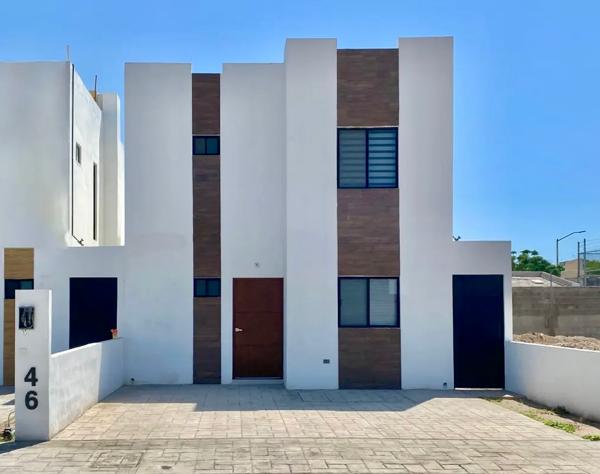 Casa de 2 pisos en venta con 3 recámaras al oriente de Torreón Casa de 2 pisos en venta con 3 recámaras al oriente de Torreón