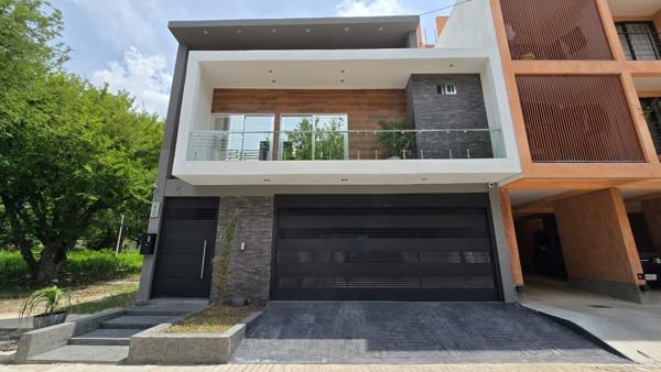 CASA EN VENTA,PRIVADA BLVD LAGUITOS, 4 RECAMARAS, TUXTLA GUTIERREZ, CHIAPAS