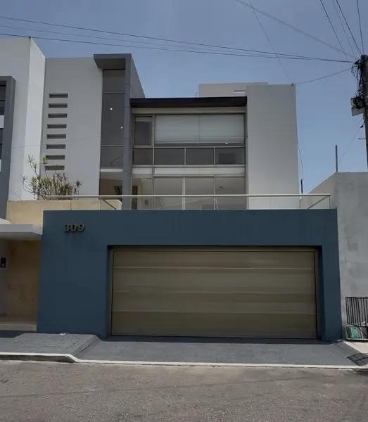 Casa en venta en La Tampiquera, Boca del Río: Amplia y moderna, cerca del mar
