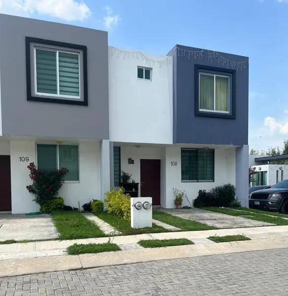Casa en venta en Residencial Tesistán, Zapopan con jardín y cocina integral Casa en venta en Residencial Tesistán, Zapopan con jardín y cocina integral