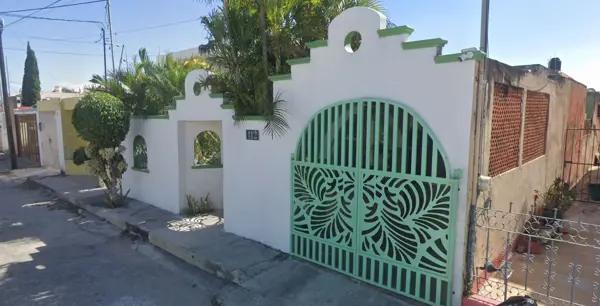 CASA EN VENTA EN MIRAFLORES, MÉRIDA, YUCATÁN.
