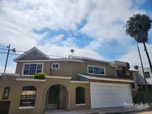 BONITA CASA EN VENTA - PRIVADA SAN MARINO- ZONA NORTE