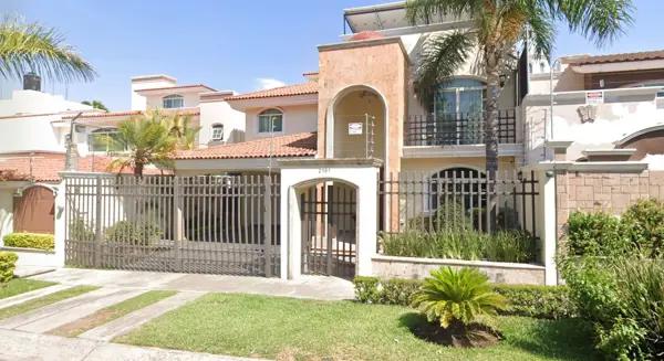 CASA EN VENTA EN BUGAMBILIAS, ZAPOPAN, JALISCO. CASA EN VENTA EN BUGAMBILIAS, ZAPOPAN, JALISCO.