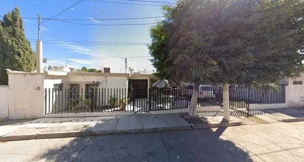 CASA EN VENTA EN LOMAS DEL VALLE, GUAMÚCHIL, SINALOA.