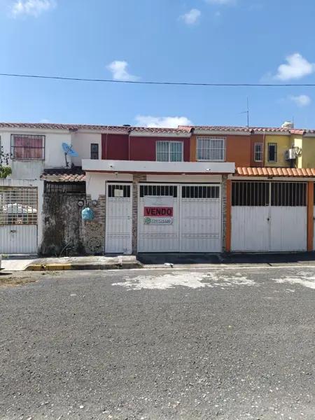 Casa en Venta en Geovillas los Pinos, Veracruz – Amplios Espacios y Excelente Ubicación