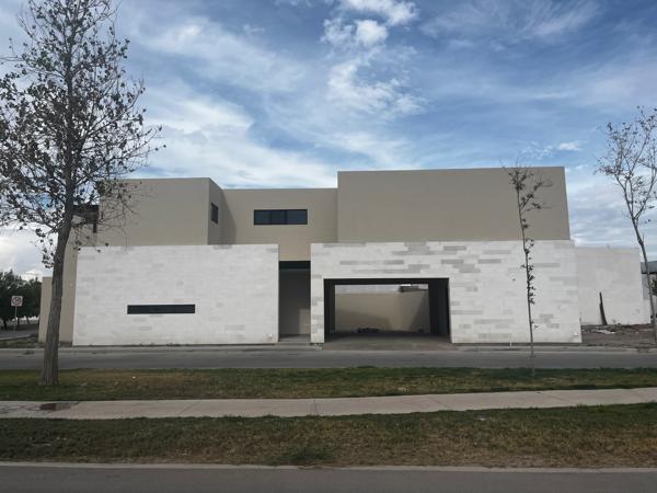 Casa NUEVA en VENTA con habitación en planta baja en Hacienda el Rosario Casa NUEVA en VENTA con habitación en planta baja en Hacienda el Rosario