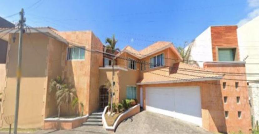 Foto 0 de !!!!CASA EN VERACRUZ, AMPLIA, ACABADOS DE LUJO, CON TODAS LAS AMENIDADES , ALBERCA Y EXCELENTE ZONA! | Id nn-xs1000607