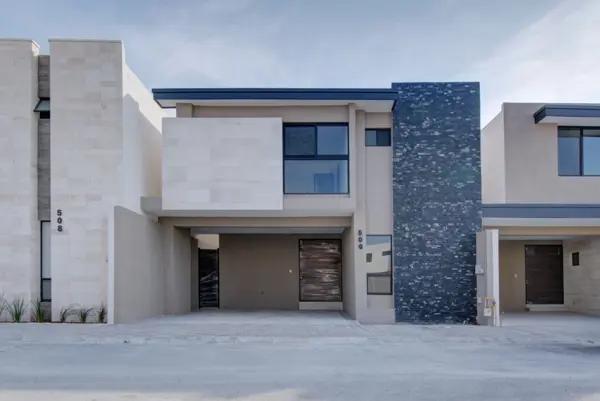 Residencia en renta en Privanzas Acacia!