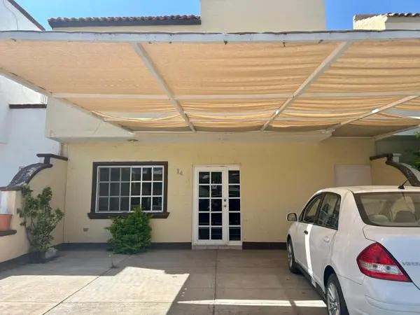Casa en Venta en Cerrada Olivos en Viñedos, Torreón: Amplia y Moderna, Ideal para Vivir