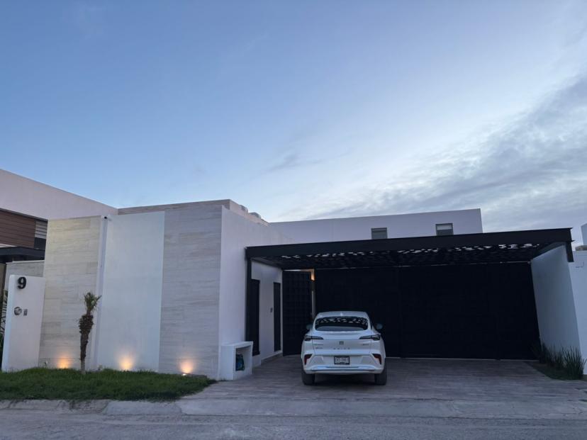 Foto 0 de Casa en venta con alberca trojes | Id nn-iq1000101