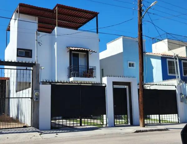 Renta linda casa Manglito