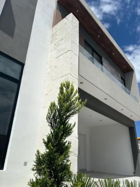 Casa de diseño moderno en Venta en Viñedos