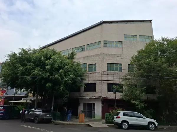 Edificio en VENTA,  Narvarte Oriente. 
EXCELENTE UBICACIÓN.  Ideal constructores. H4 comercial Pb.