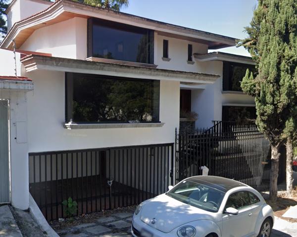 Casa en Lomas de la Herradura: Amplia Residencia a la Venta en Huixquilucan Casa en Lomas de la Herradura: Amplia Residencia a la Venta en Huixquilucan