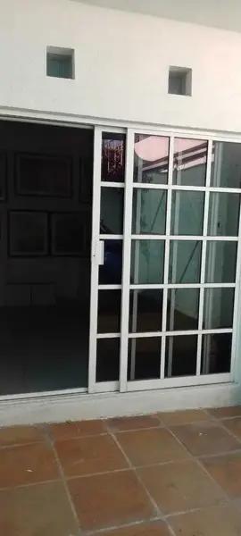 Casa sola en venta a 3 minutos de Galerías Cuernavaca. Casa sola en venta a 3 minutos de Galerías Cuernavaca.