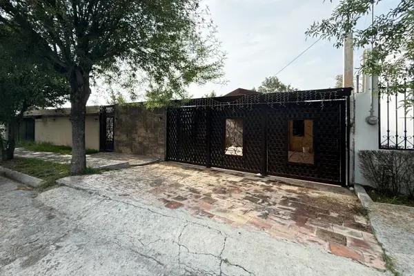 Casa en RENTA en Parques de la Cañada Casa en RENTA en Parques de la Cañada