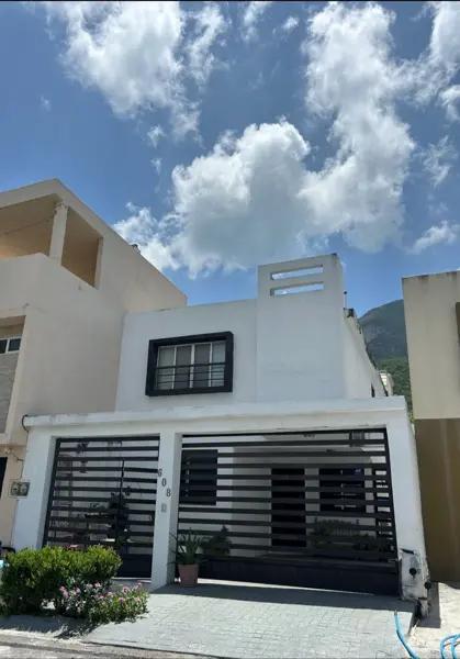 Casa en venta en Bosques del Rey, Guadalupe, Nuevo León Casa en venta en Bosques del Rey, Guadalupe, Nuevo León