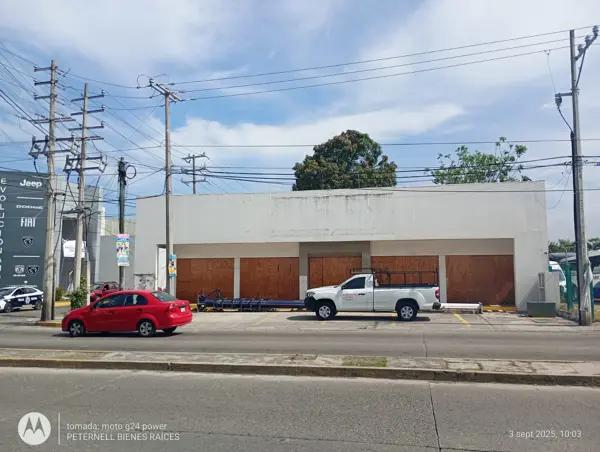 LOCAL COMERCIAL 225 M2 PARA TIENDAS RETAIL 14 ESPACIOS ESTACIONAMIENTO AVENIDA PUEBLA