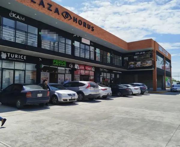 LOCAL COMERCIAL EN PLAZA HORUS,METEPEC ESTADO DE MEXICO.