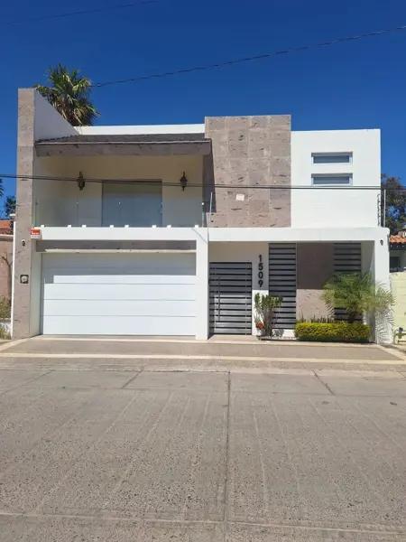 CASA AMPLIA EN VENTA EN LAS QUINTAS CULIACAN SINALOA