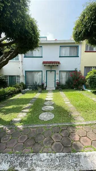 Venta de casa en condominio en Cuernavaca. Venta de casa en condominio en Cuernavaca.