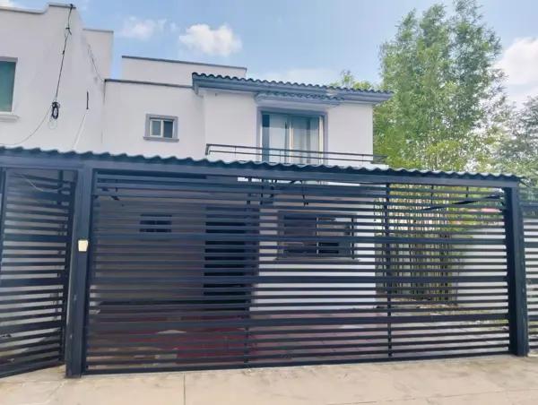 Casa amueblada en renta en el fraccionamiento Angeles de ixtacomitan