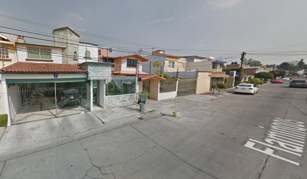 CASA EN VENTA EN LAS ARBOLEDAS-ATIZAPAN