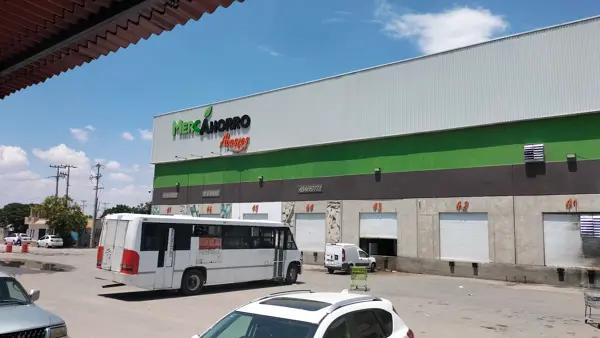 Renta de Local Comercial Equipado en Plaza Mercahorro, Torreón