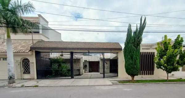 Una casa clasica en una excelente ubicacion de una planta Una casa clasica en una excelente ubicacion de una planta