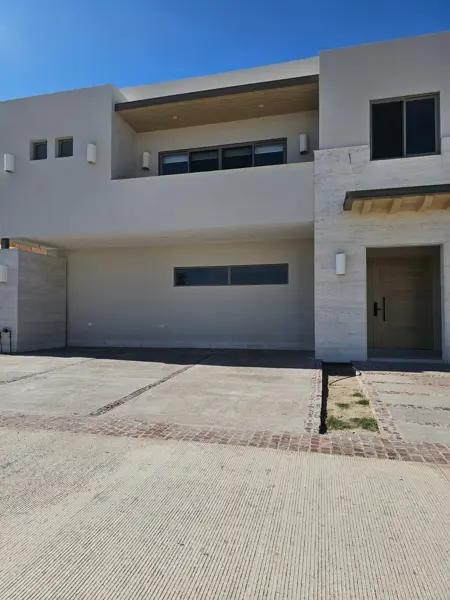 RESIDENCIA EN VENTA EN LA CAVA RESIDENCIAL