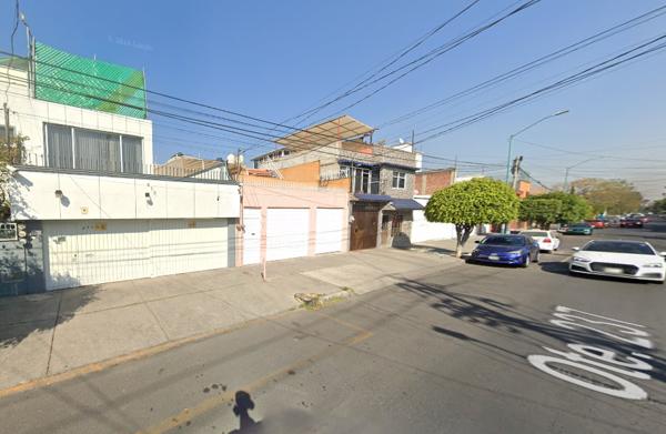 VENDO CASA EN LA AGRICOLA ORIENTAL