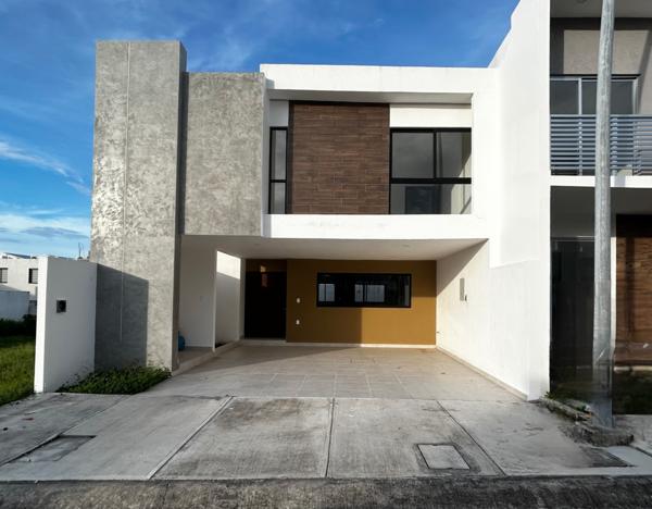 Casa en Lomas del Dorado con jardín interior y 3 recámaras con baño Casa en Lomas del Dorado con jardín interior y 3 recámaras con baño