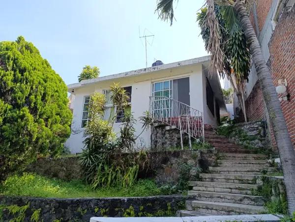 Casa sola en Col. Lomas de San Antón