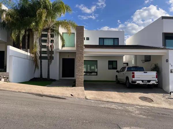 CASA EN VENTA EN FRACC LOS MILAGROS DE VALLE ALTO CARRETERA NACIONAL