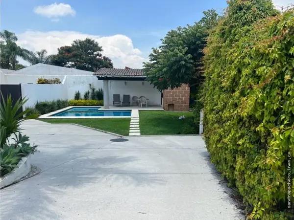 Casa en venta en condominio.