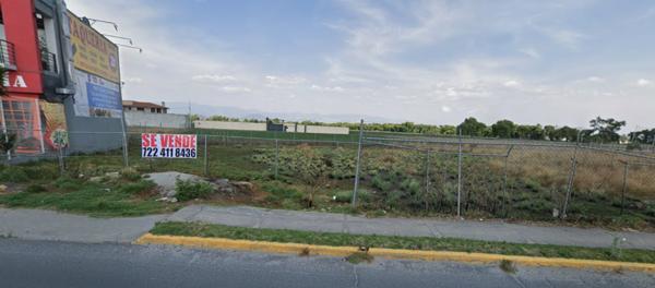 Terreno habitacional y comercial