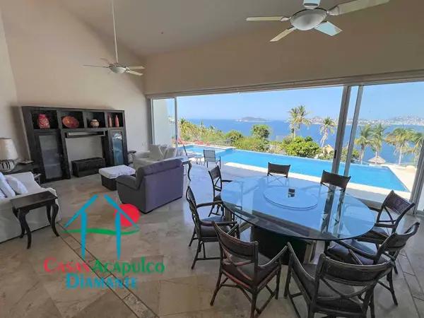 Casa en renta vacacional con Terraza, Vista A La Bahía De Acapulco, Alberca Y Jacuzzi
