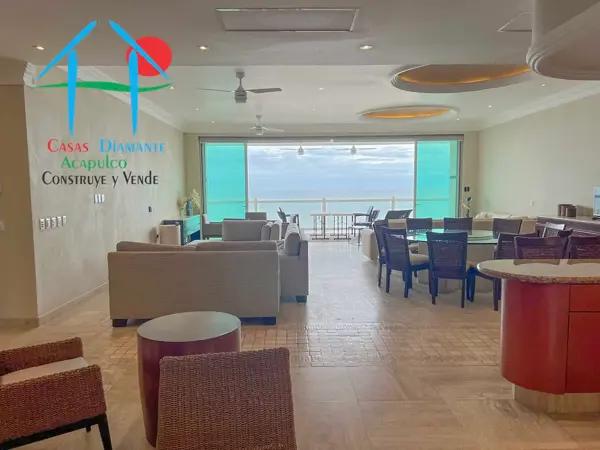 Depa en renta vacacional en Playa Diamante con terraza y vista al mar