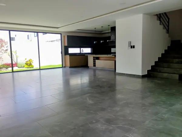 CASA EN VENTA FRENTE A CHEDRAHUI LOMAS