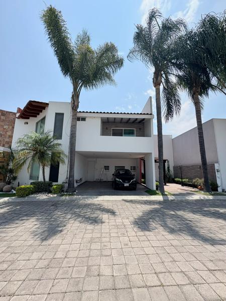 Casa de 3 recámaras en zona Zavaleta