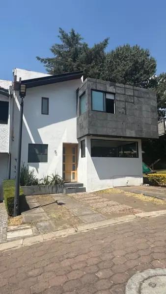 Casa en venta y renta en San Nicolás Totolapan, La Magdalena Contreras, Ciudad de México